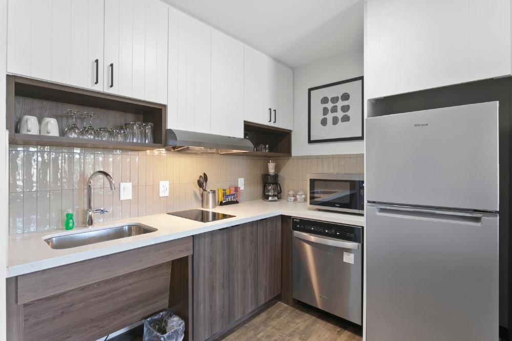 Studio Queen Suite interior